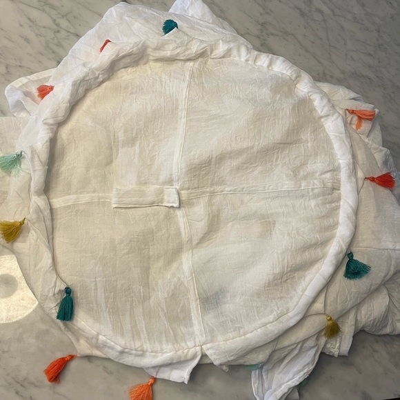 [Pillowfort] White Canopy with Colorful Tassels - Picture 2 of 6